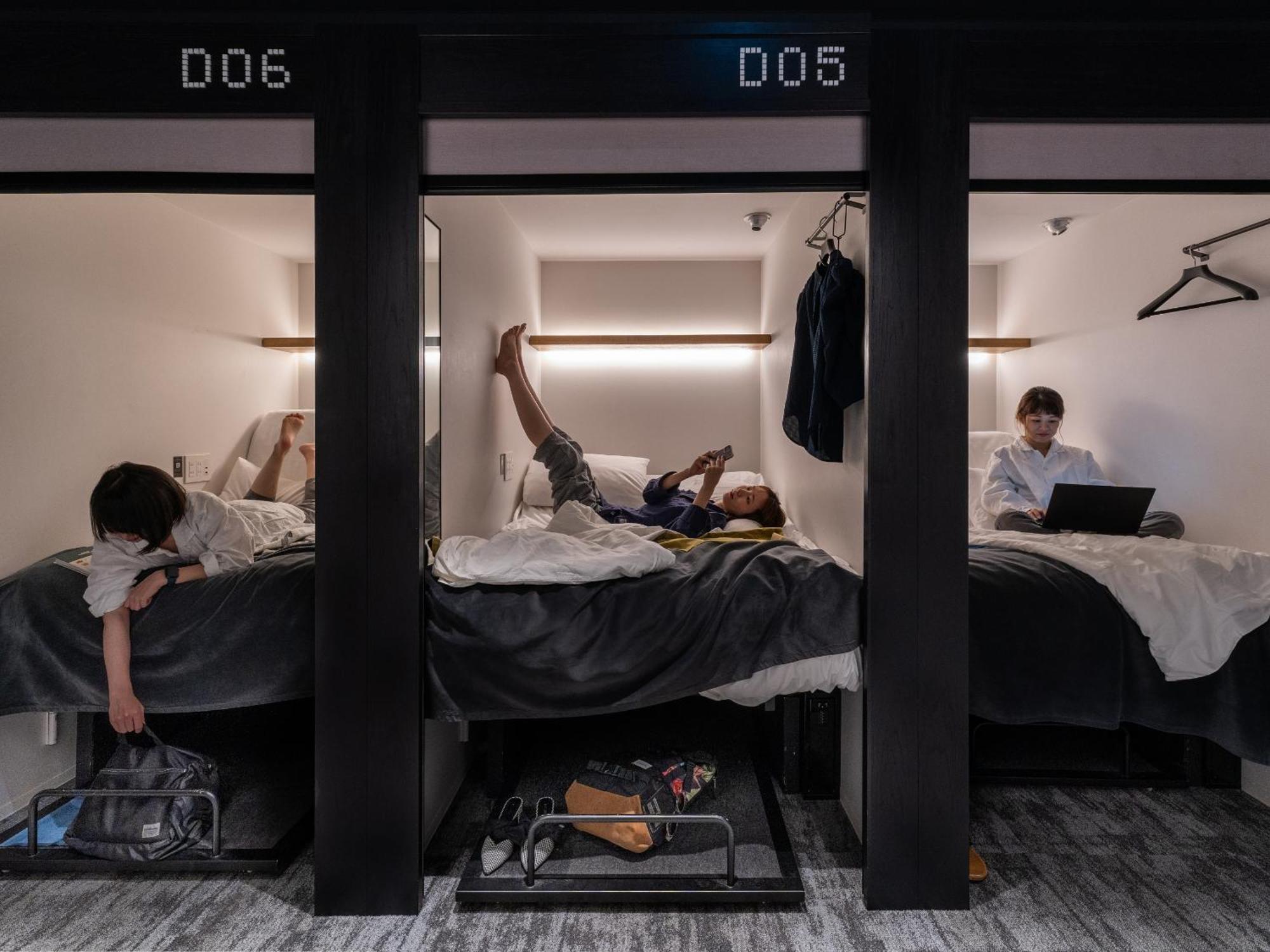 The Millennials Shibuya — Bilder 1